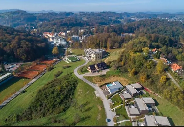 Отель Crystal *